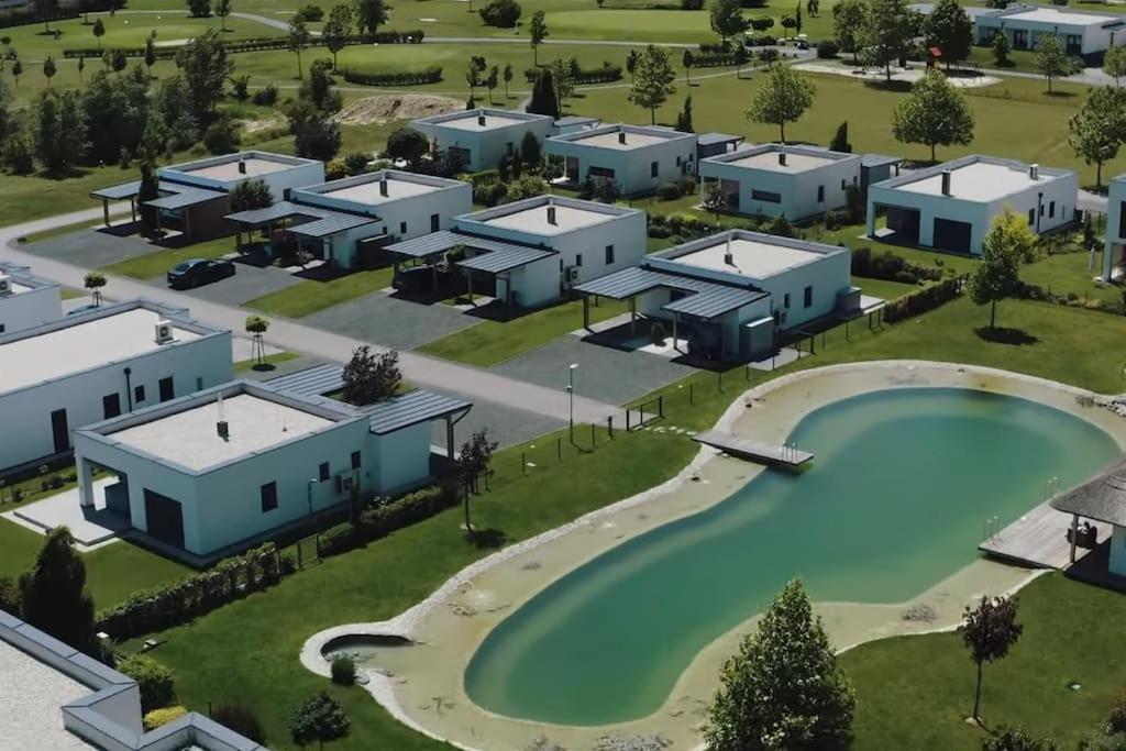 Luxus Appartement Am Golfplatz Und Therme Lutzmannsburg Zsira Exterior photo