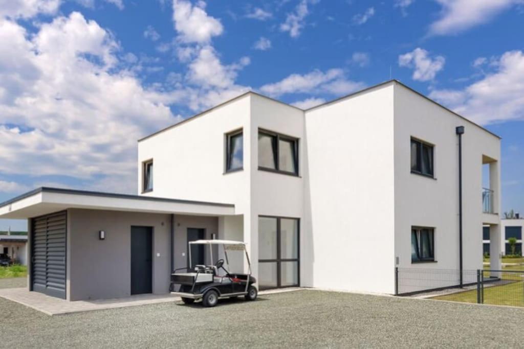 Luxus Appartement Am Golfplatz Und Therme Lutzmannsburg Zsira Exterior photo